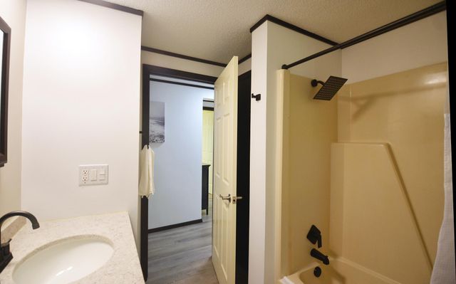7908 NE Oday Avenue NE, Elk River, MN 55330
