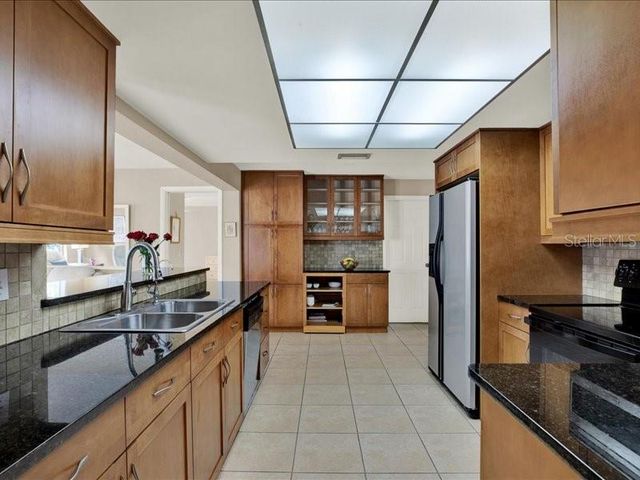 11235 APACHE PLACE, Largo, FL 33774