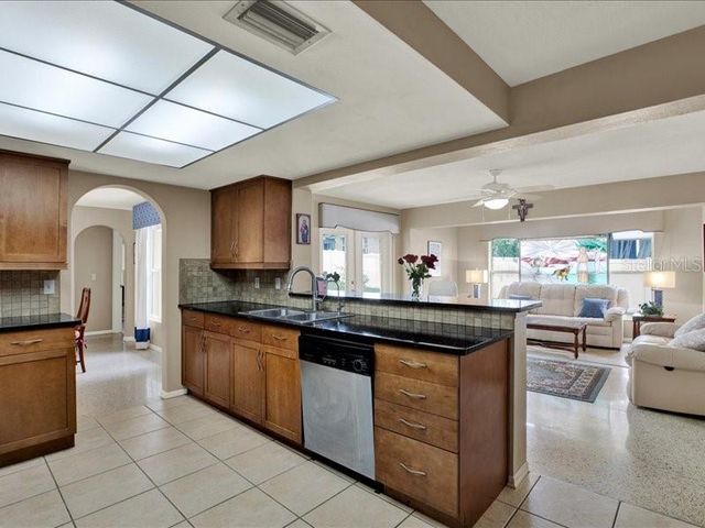 11235 APACHE PLACE, Largo, FL 33774