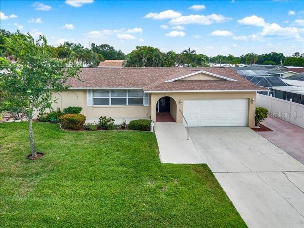 11235 APACHE PLACE, Largo, FL 33774