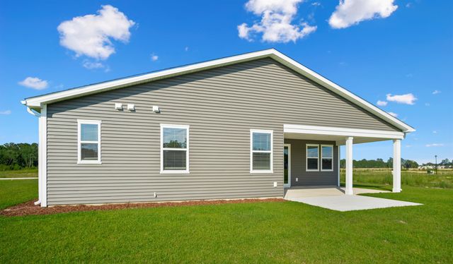 828 Big Cedar Dr., Loris, SC 29569