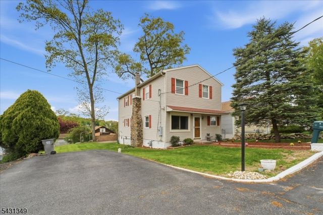 7 Willow St, Mount Arlington Boro, NJ 07856
