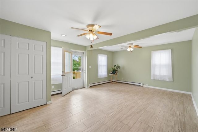 7 Willow St, Mount Arlington Boro, NJ 07856