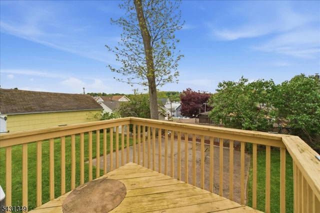 7 Willow St, Mount Arlington Boro, NJ 07856