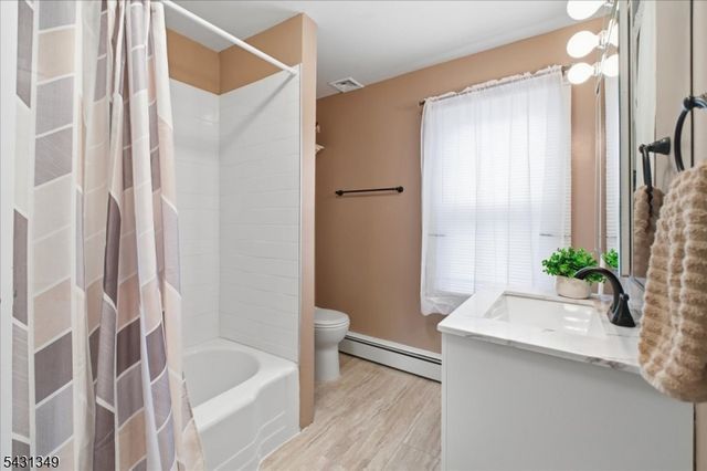 7 Willow St, Mount Arlington Boro, NJ 07856