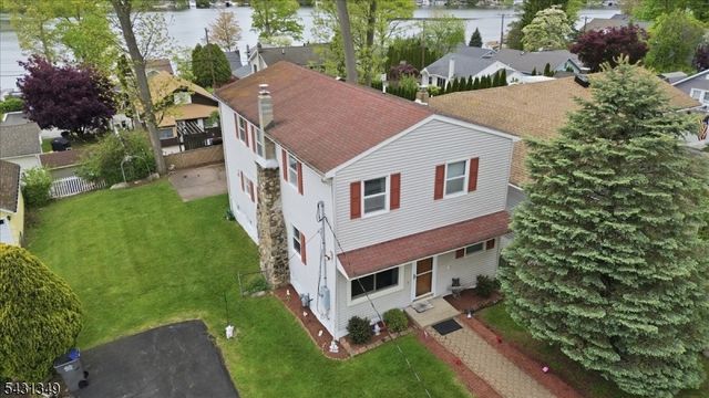 7 Willow St, Mount Arlington Boro, NJ 07856