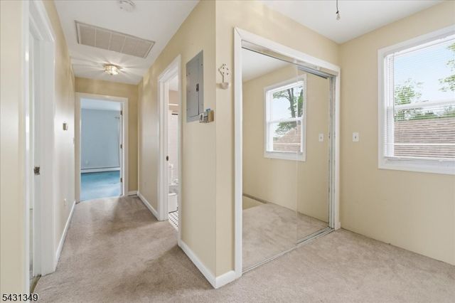 7 Willow St, Mount Arlington Boro, NJ 07856