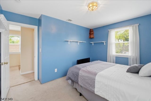 7 Willow St, Mount Arlington Boro, NJ 07856