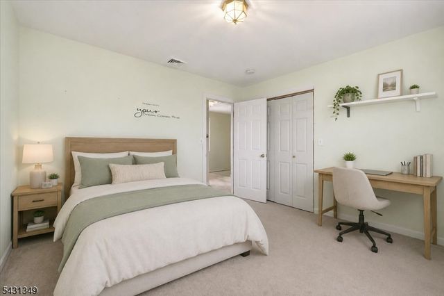 7 Willow St, Mount Arlington Boro, NJ 07856