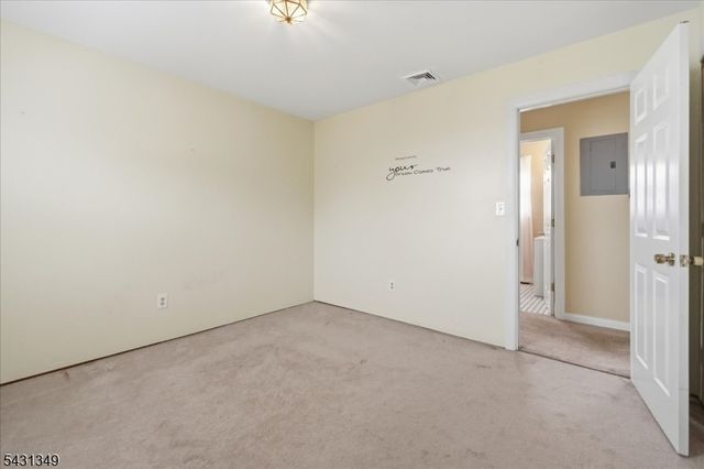 7 Willow St, Mount Arlington Boro, NJ 07856