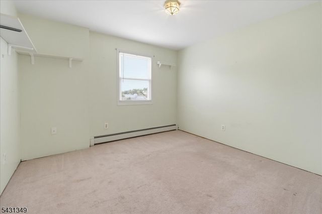 7 Willow St, Mount Arlington Boro, NJ 07856