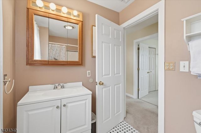 7 Willow St, Mount Arlington Boro, NJ 07856