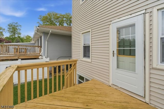 7 Willow St, Mount Arlington Boro, NJ 07856