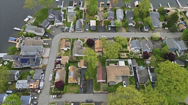 7 Willow St, Mount Arlington Boro, NJ 07856