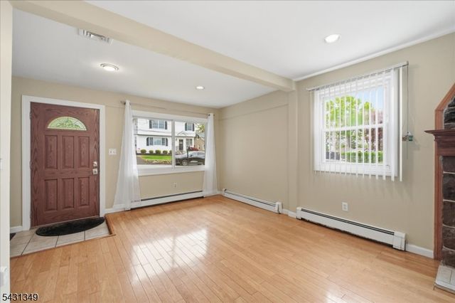7 Willow St, Mount Arlington Boro, NJ 07856