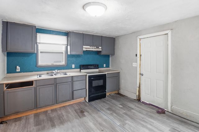 316 E Division Street, Dowagiac, MI 49047