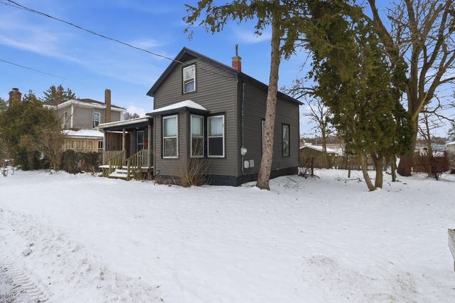 316 E Division Street, Dowagiac, MI 49047