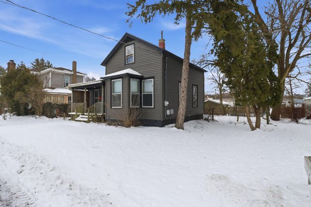 316 E Division Street, Dowagiac, MI 49047