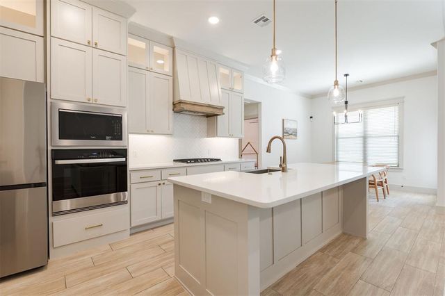 9500 Sultans Water Way, Yukon, OK 73099