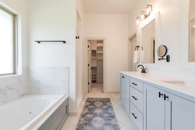 9500 Sultans Water Way, Yukon, OK 73099