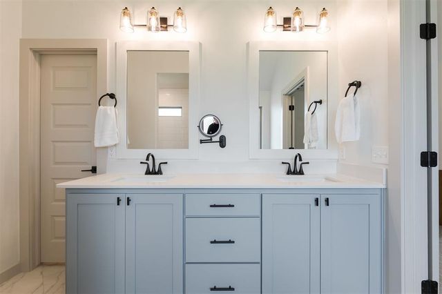 9500 Sultans Water Way, Yukon, OK 73099