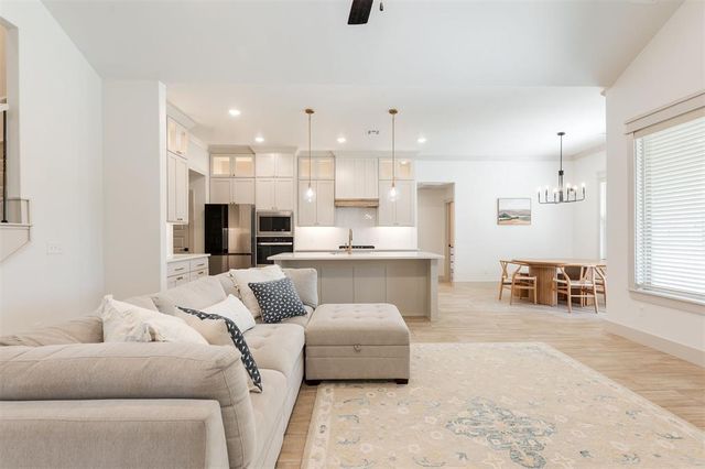 9500 Sultans Water Way, Yukon, OK 73099