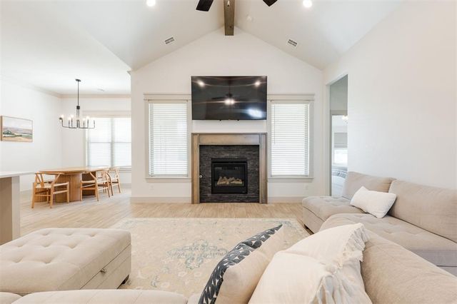 9500 Sultans Water Way, Yukon, OK 73099