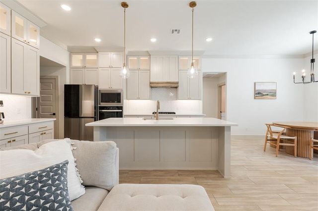 9500 Sultans Water Way, Yukon, OK 73099