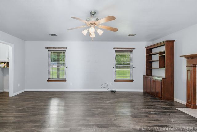 18055 S Creekside Drive, Claremore, OK 74017
