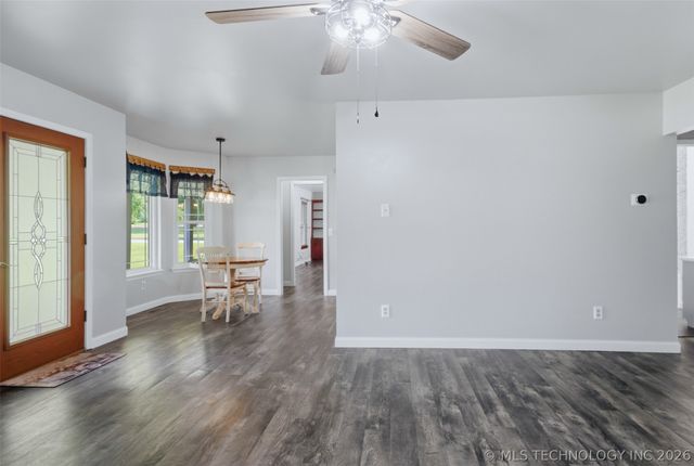 18055 S Creekside Drive, Claremore, OK 74017