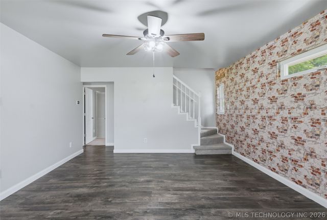 18055 S Creekside Drive, Claremore, OK 74017