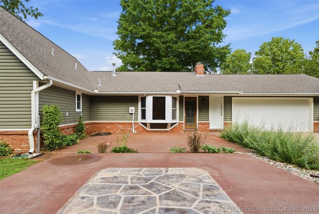 18055 S Creekside Drive, Claremore, OK 74017