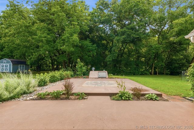 18055 S Creekside Drive, Claremore, OK 74017