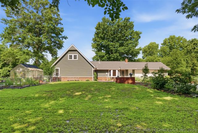18055 S Creekside Drive, Claremore, OK 74017