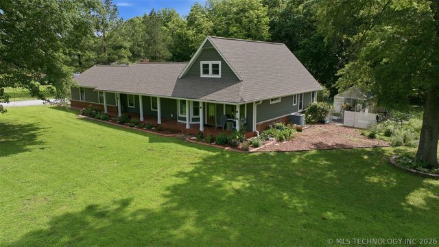 18055 S Creekside Drive, Claremore, OK 74017