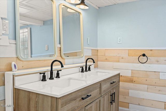 455 Westin Drive, Bristol, VA 24201