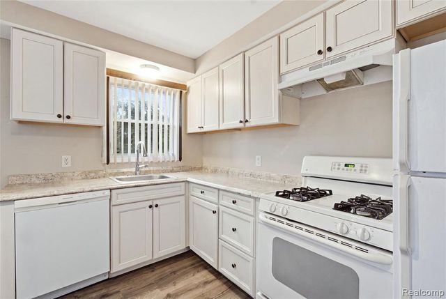 1073 Eastwood Street, Inkster, MI 48141