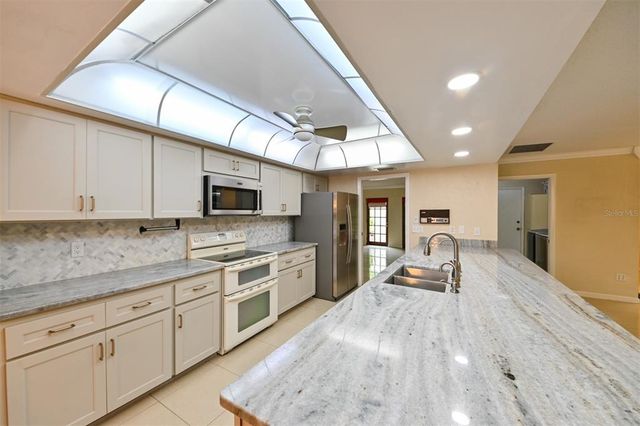 13907 WELLESFORD WAY, Tampa, FL 33624