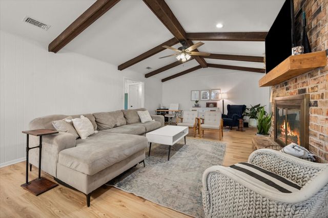 1809 Hillvalley Drive, Arlington, TX 76013