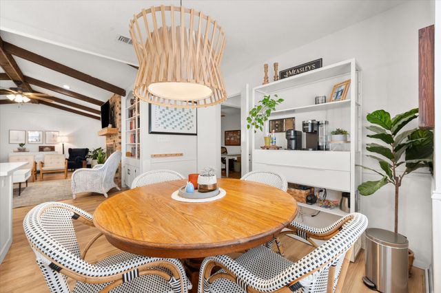 1809 Hillvalley Drive, Arlington, TX 76013