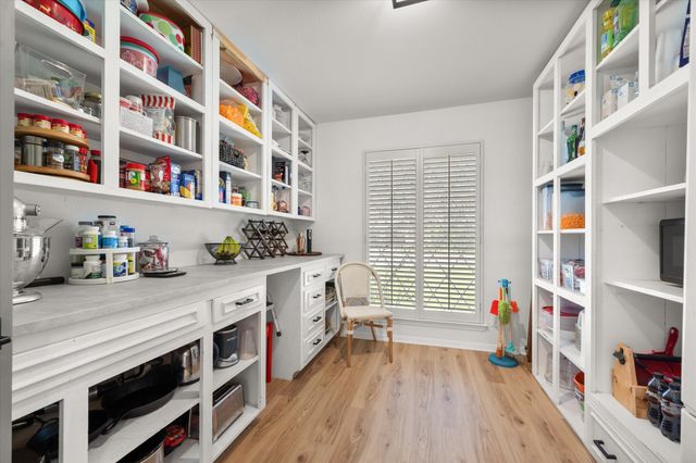 1809 Hillvalley Drive, Arlington, TX 76013