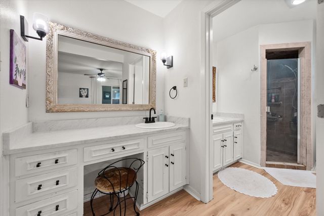 1809 Hillvalley Drive, Arlington, TX 76013