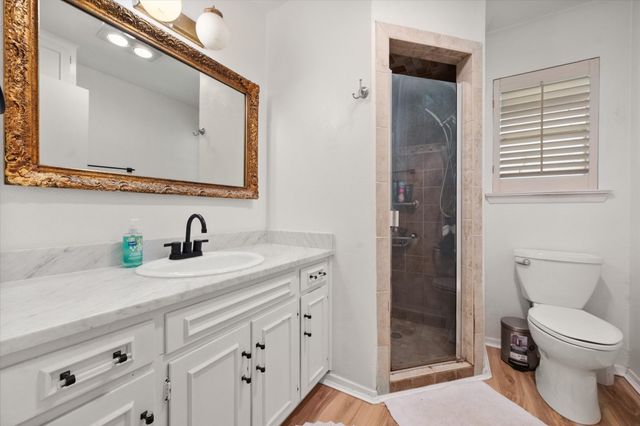 1809 Hillvalley Drive, Arlington, TX 76013