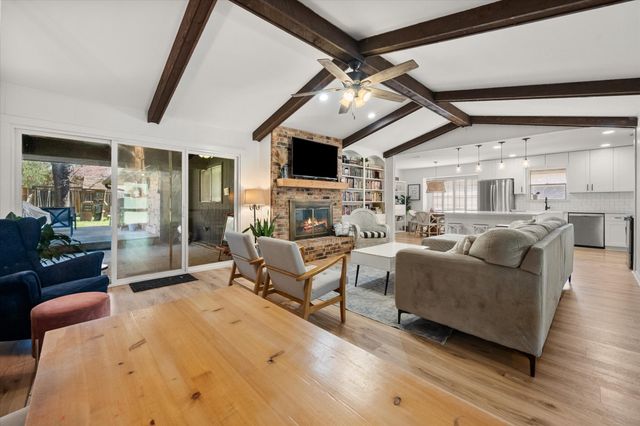 1809 Hillvalley Drive, Arlington, TX 76013