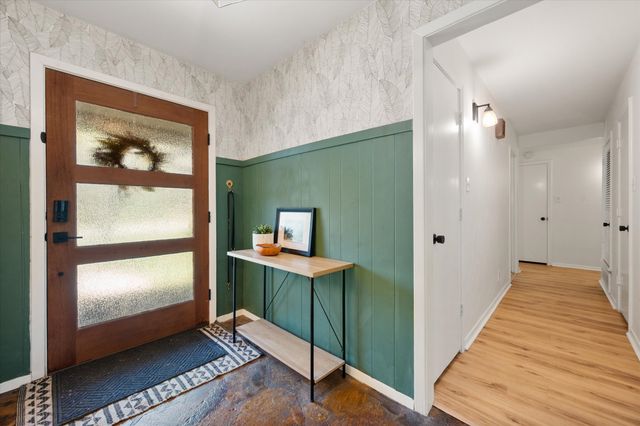 1809 Hillvalley Drive, Arlington, TX 76013