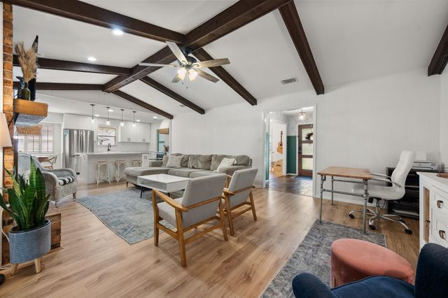 1809 Hillvalley Drive, Arlington, TX 76013