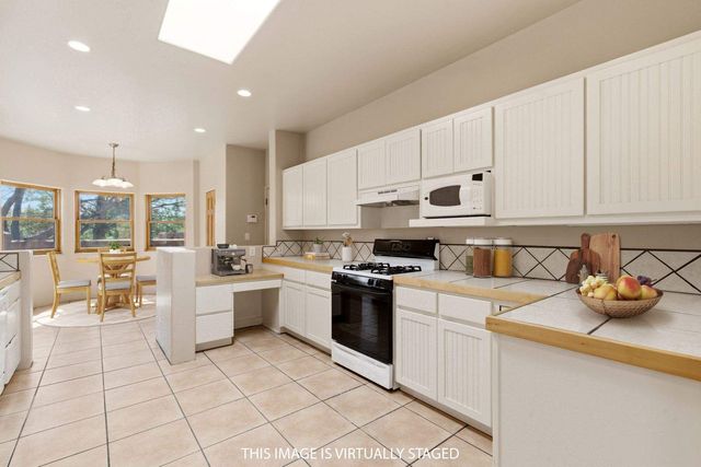 2732 Pradera Court, Santa Fe, NM 87505