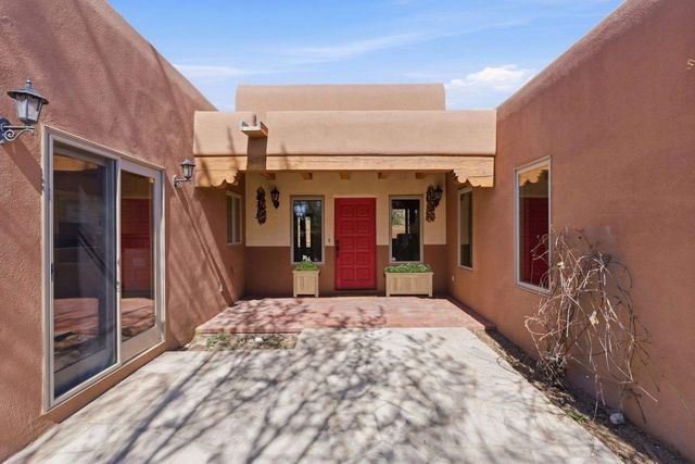 2732 Pradera Court, Santa Fe, NM 87505