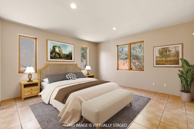 2732 Pradera Court, Santa Fe, NM 87505