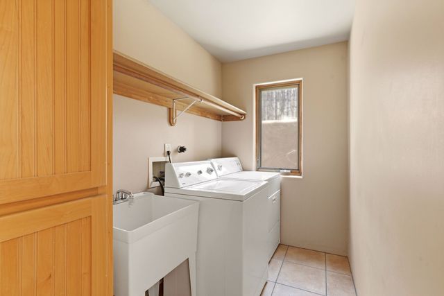 2732 Pradera Court, Santa Fe, NM 87505